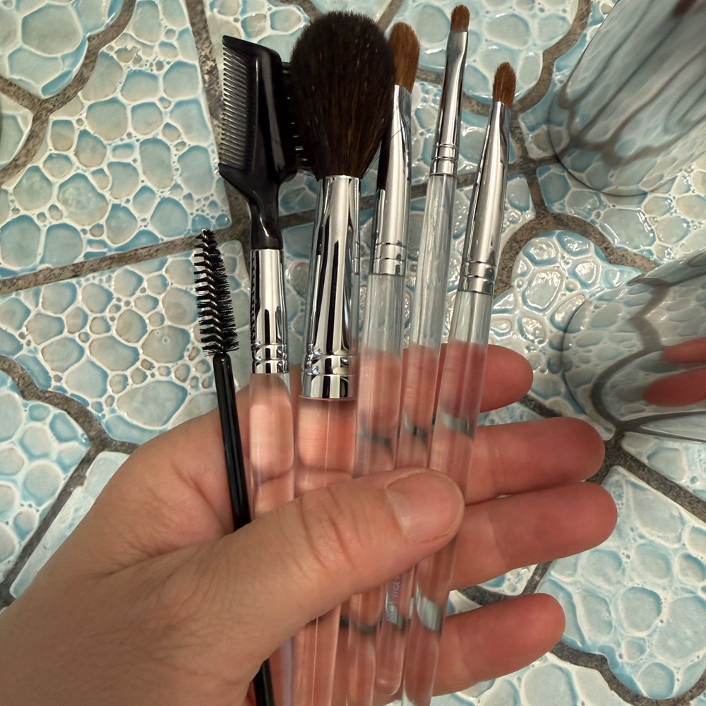 New Sonia Kashuk 6 Piece Brush Set + Sliver Case